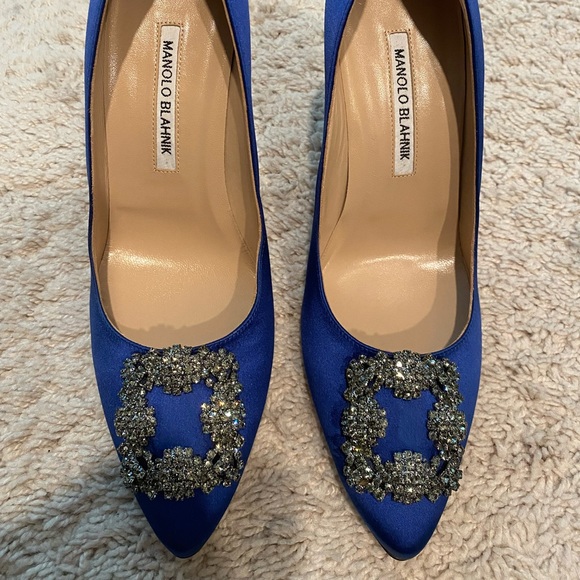 Manolo blahnik hangisi royal blue satin buckle heels - Picture 3 of 6